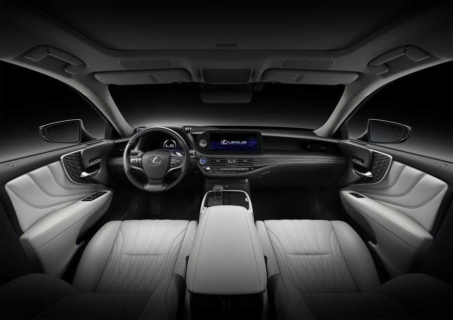 Торпедо Lexus LS500h AWD 2020 года  (WW) (фото 15 из 27)